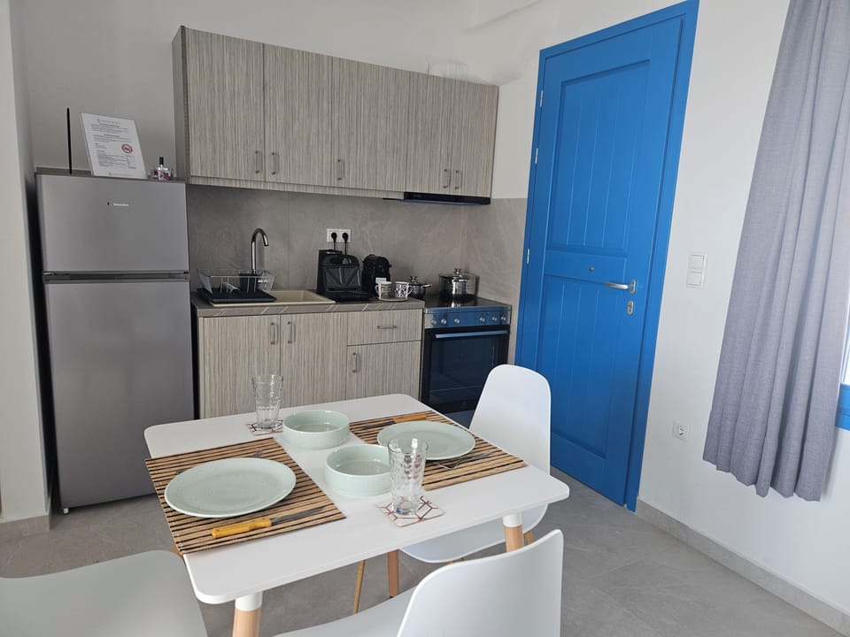 Apartment, 1 Bedroom, Balcony, Ground Floor | Dining room