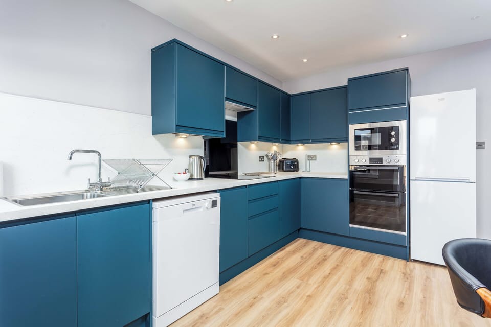 Standard House, Balcony | Private kitchen | Full-size fridge, microwave, oven, stovetop