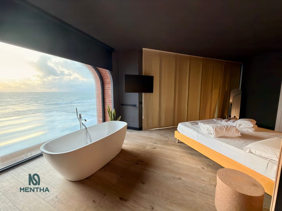 Panoramic Suite, Sea View | WiFi (free), bed sheets