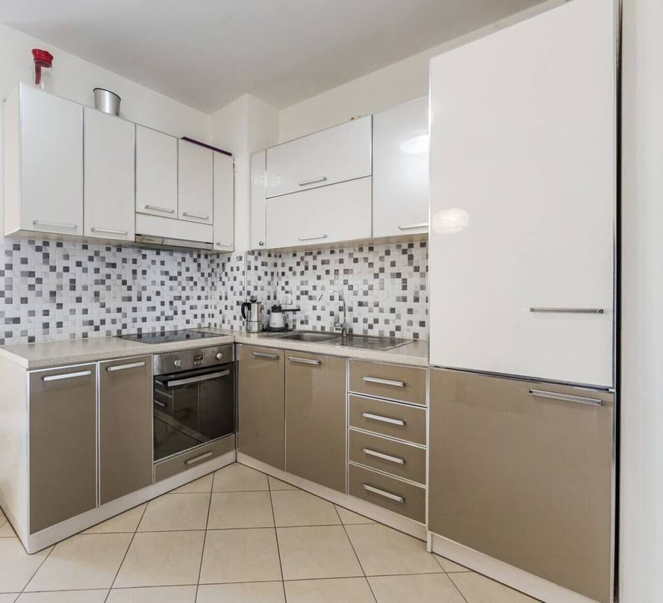 Fully-equipped kitchen