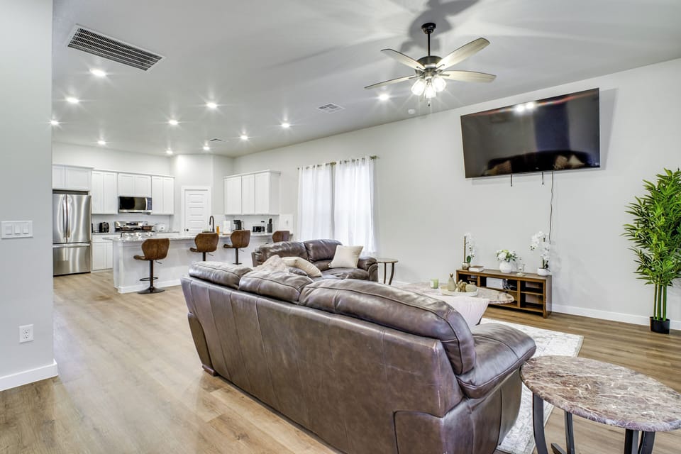House (3 Bedrooms) | Front of property