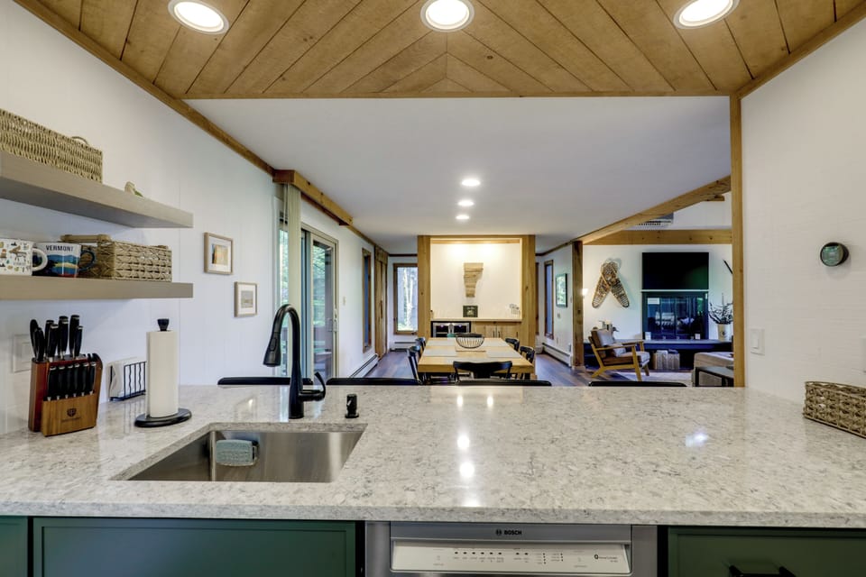 House (5 Bedrooms) | Interior