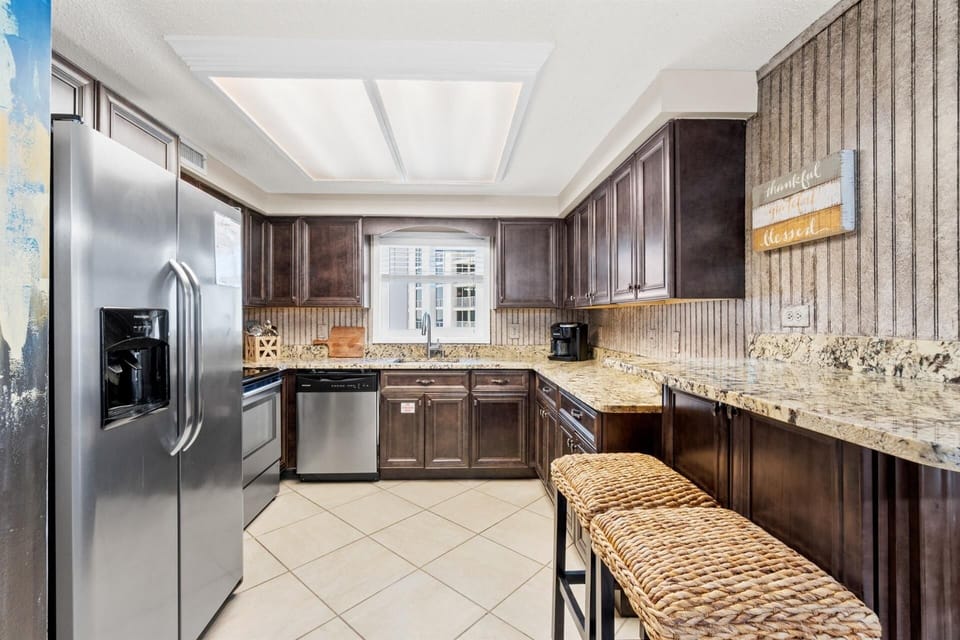 Condo, 3 Bedrooms | Private kitchen | Coffee/tea maker, fridge, oven, toaster