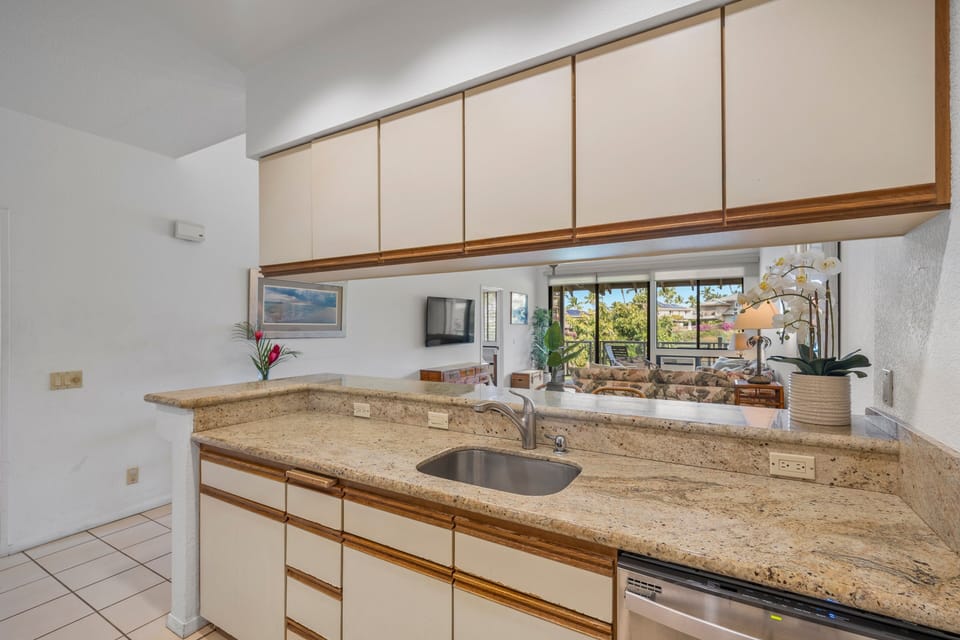 Condo, 2 Bedrooms | Interior
