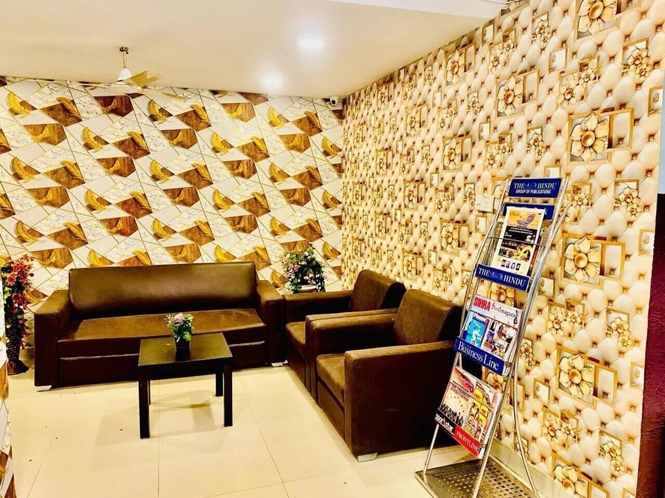 Presidential Suite, 1 King Bed, City View | Interior