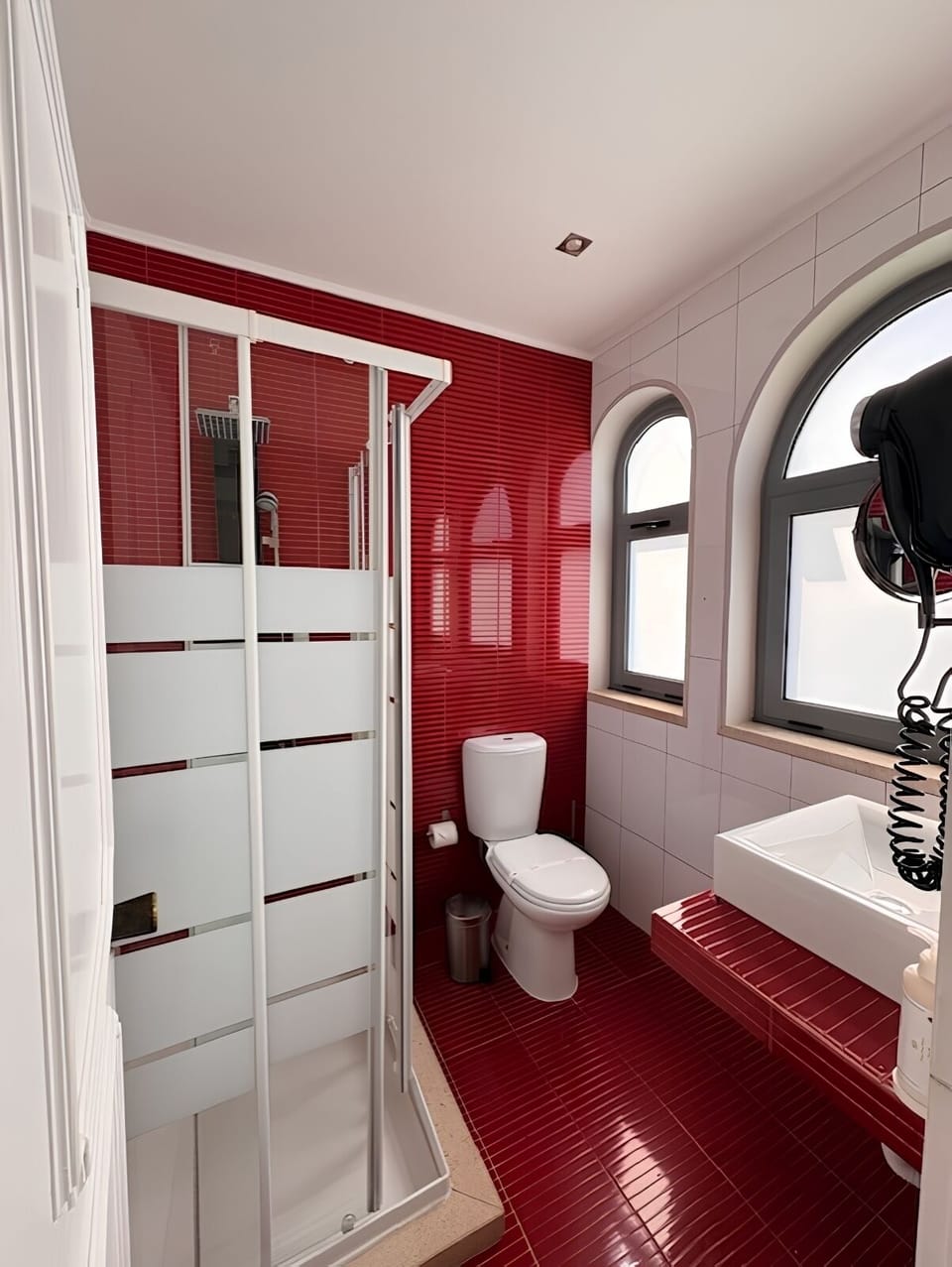 Deluxe Double Room, Balcony, Sea View | Bathroom