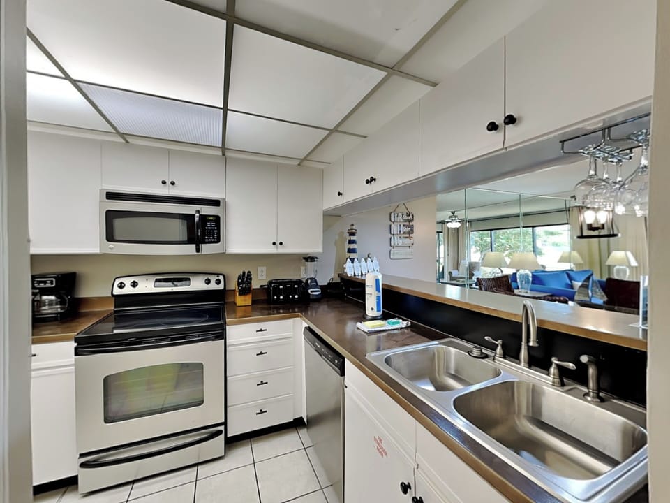 Kitchen - Modern Appliances