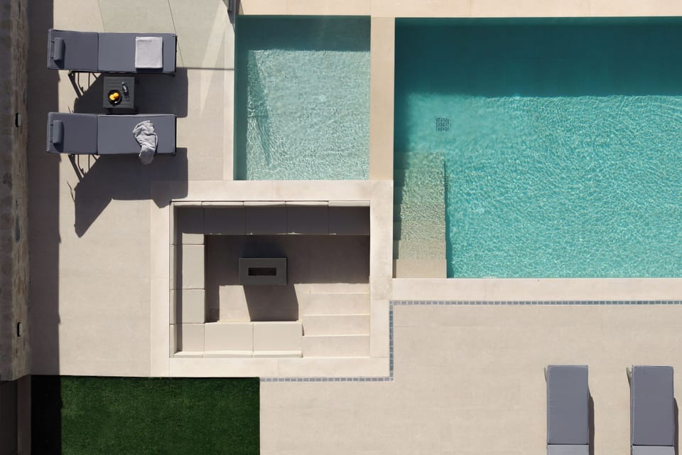 The villa features a 35 m² private pool (1.50 m depth).