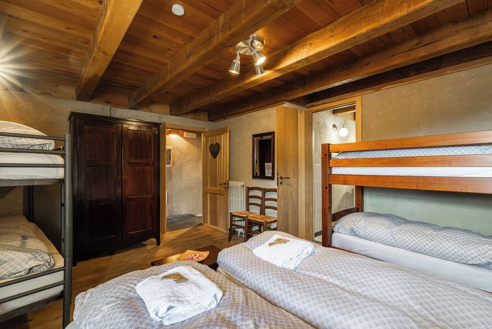 Standard Double Room, Private Bathroom, Valley View | Free WiFi, bed sheets