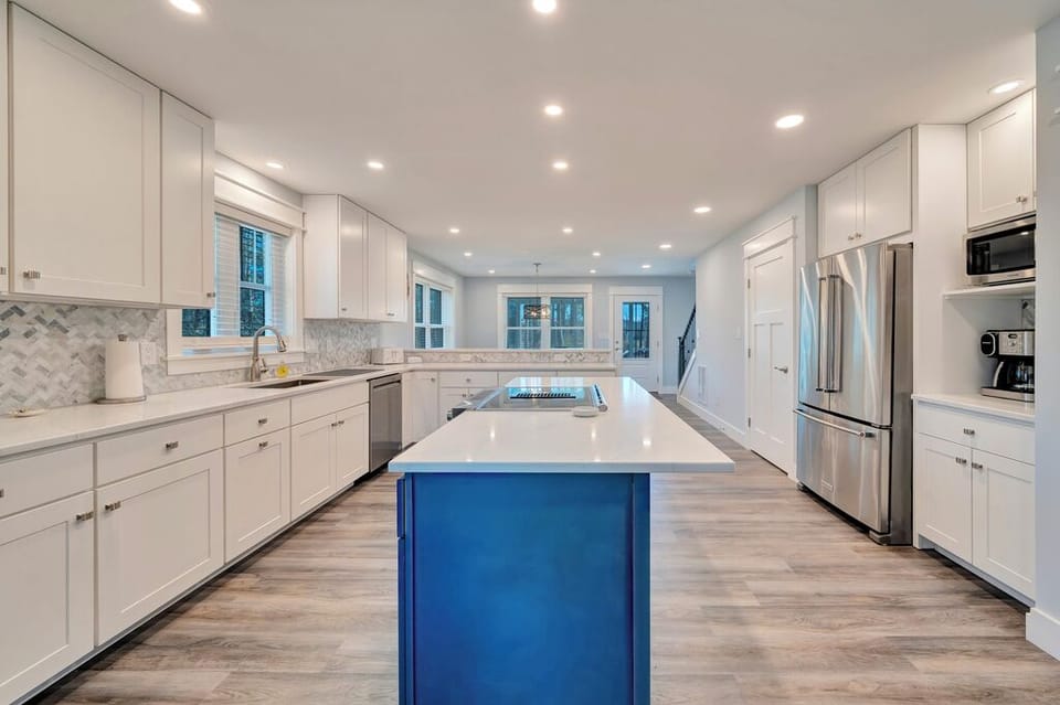 We just love this blue Center Island....