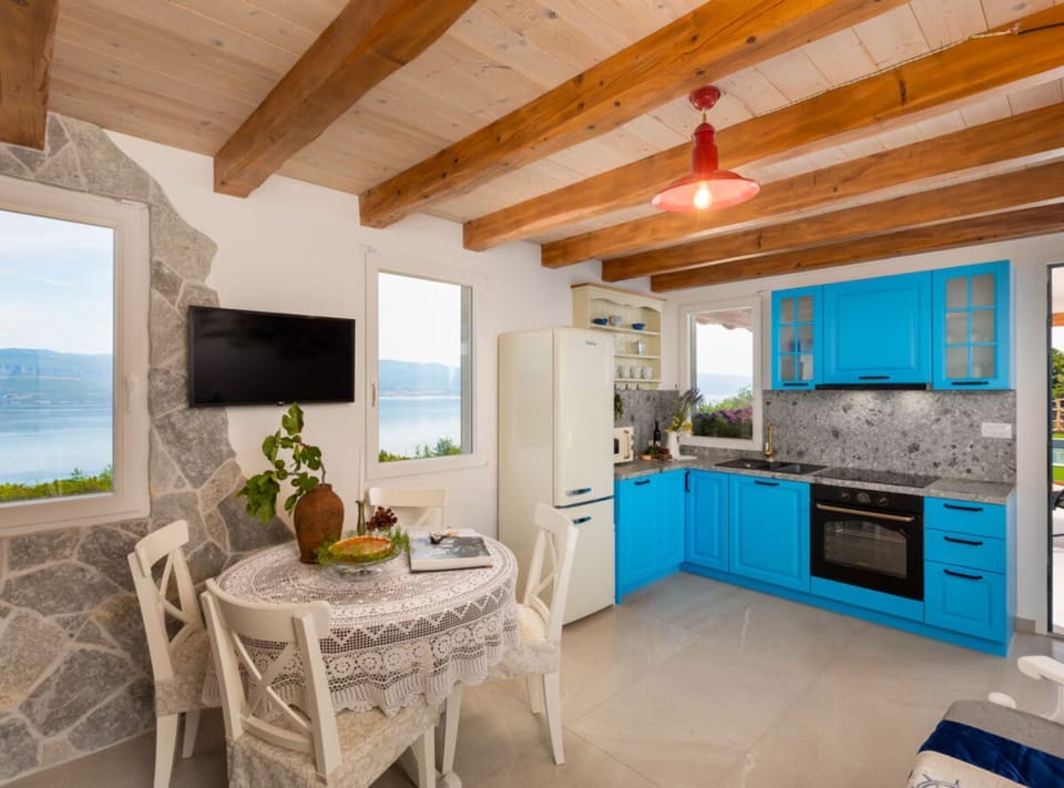 Villa (OneBedroom Villa with Pool) | Private kitchen | Fridge