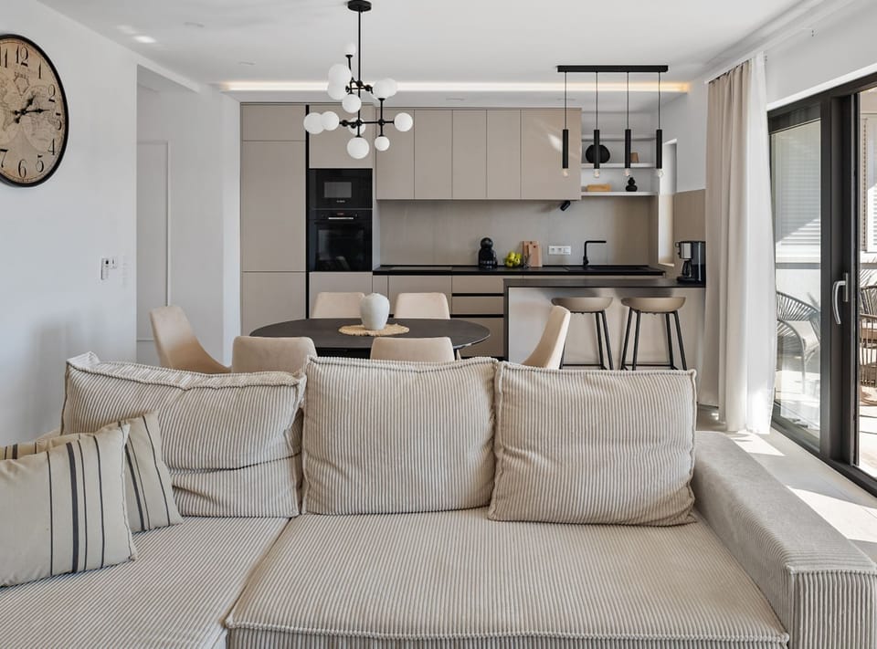 Apartment (Two Bedroom Apartment) | Lobby