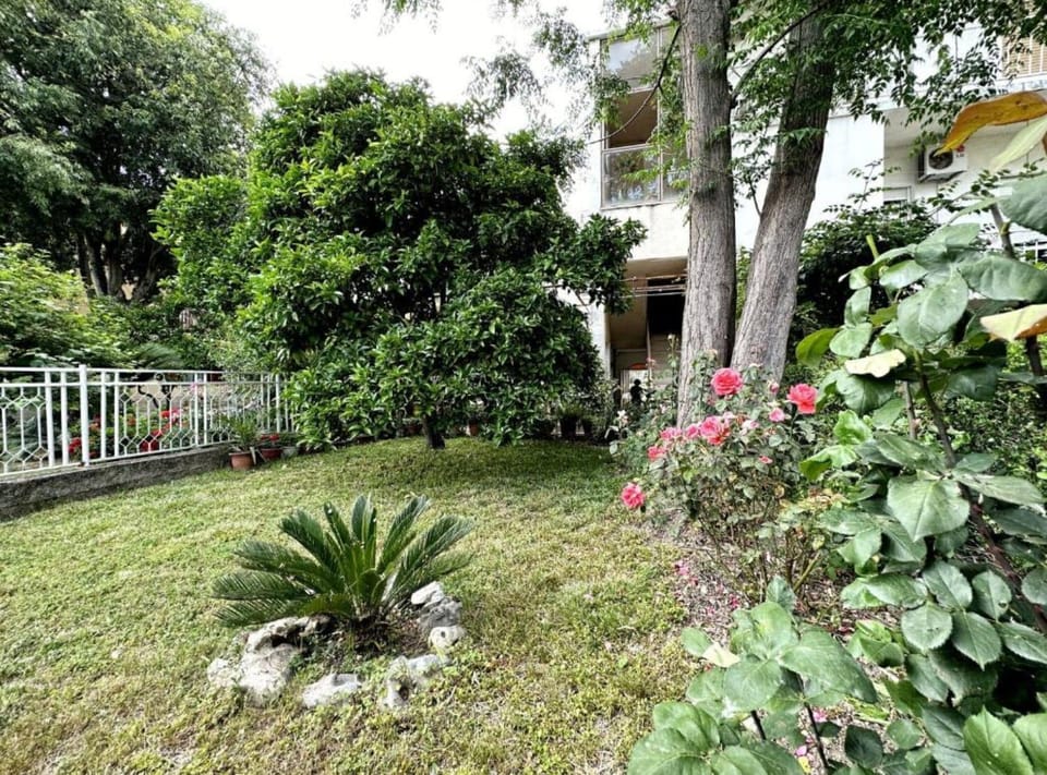 Apartment (OneBedroom Apartment With Balcony) | Garden