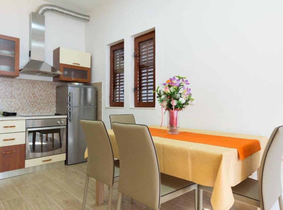 Apartment (One Bedroom Apartment) | Private kitchen | Fridge