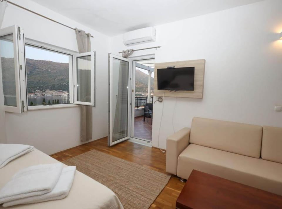 5 bedrooms