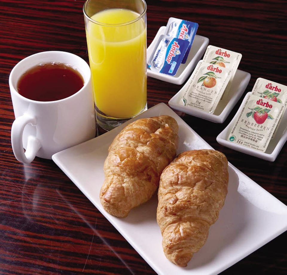 Free daily full breakfast
