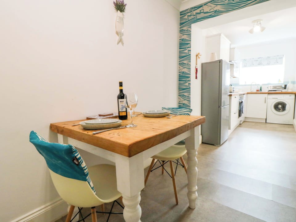 Cottage | Dining