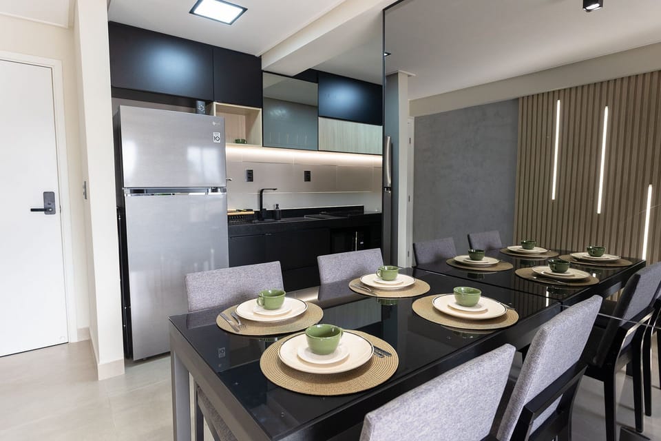 Basic Apartment | Dining