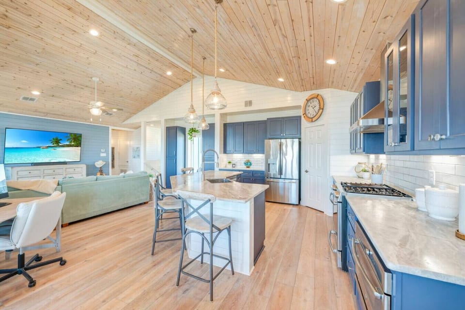 Open-concept coastal living 🌴✨