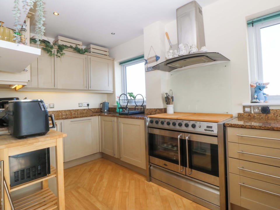 Cottage | Private kitchen | Cookware/dishes/utensils