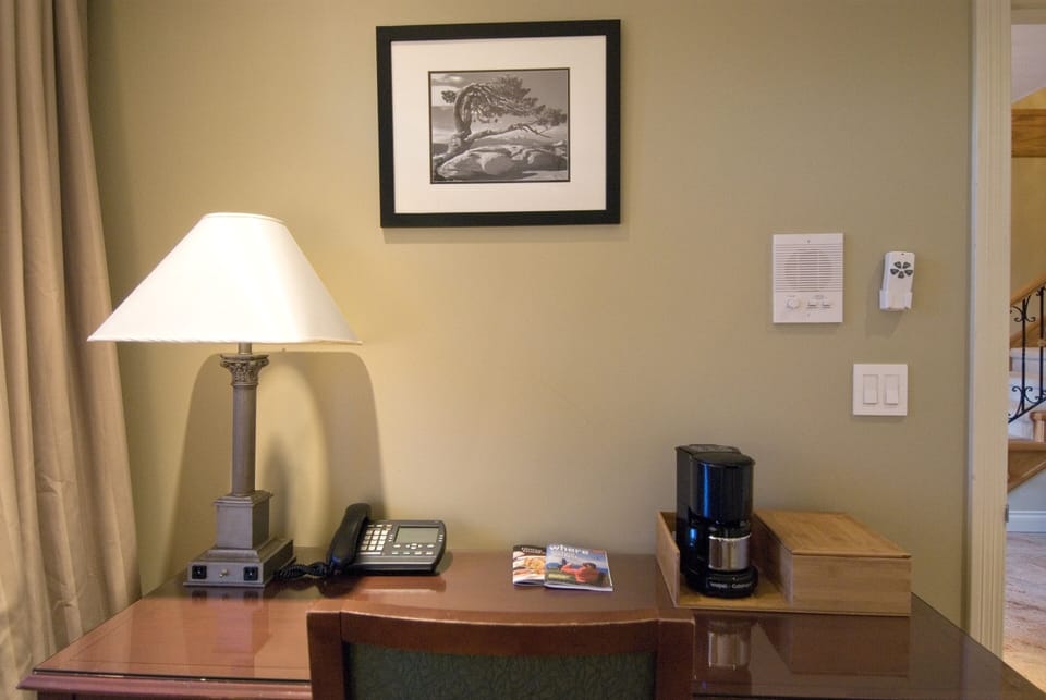Junior Suite king bed with desk on main floor