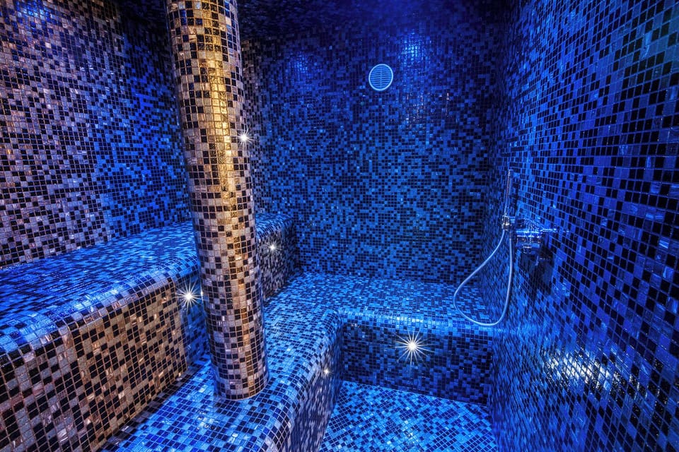 Steam room, 1 treatment room, massages