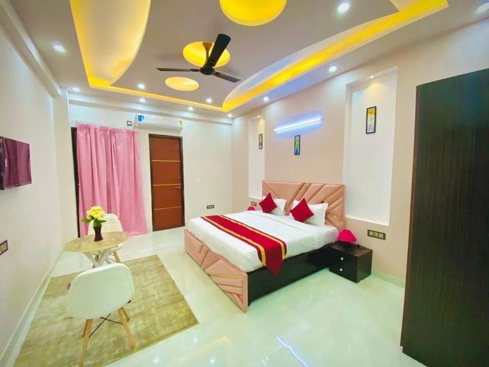 Deluxe Double Room | Desk, laptop workspace, free WiFi