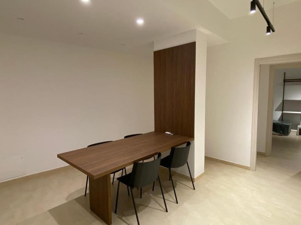 Deluxe Apartment, Balcony, City View | Dining