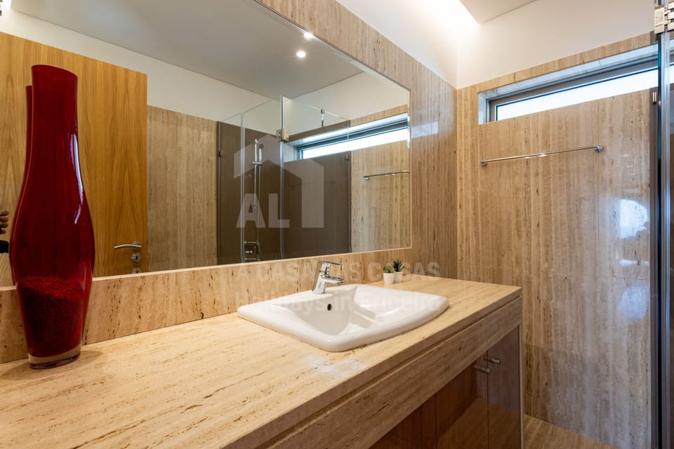 Villa das Palmeiras by Acasadascasas Villa in Lisbon District