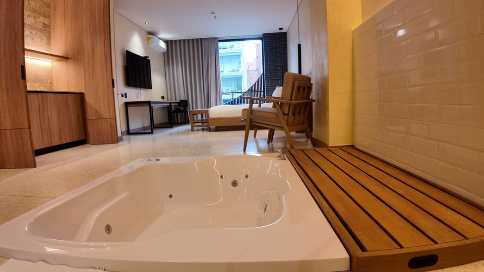 Deluxe Double Room | Pillowtop beds, in-room safe, desk, laptop workspace
