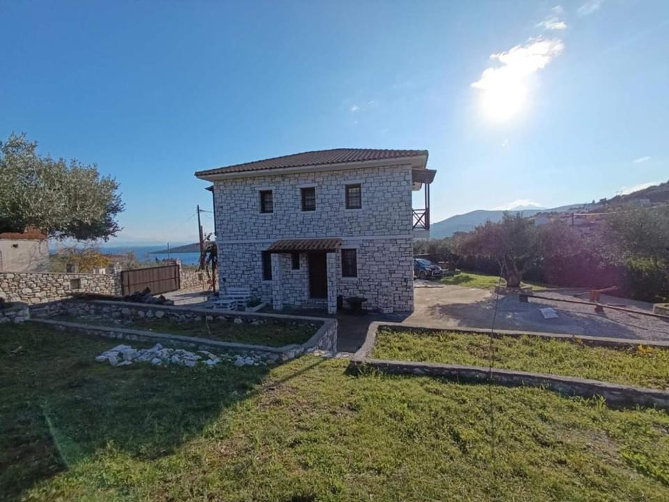 House | 3 bedrooms, desk, soundproofing