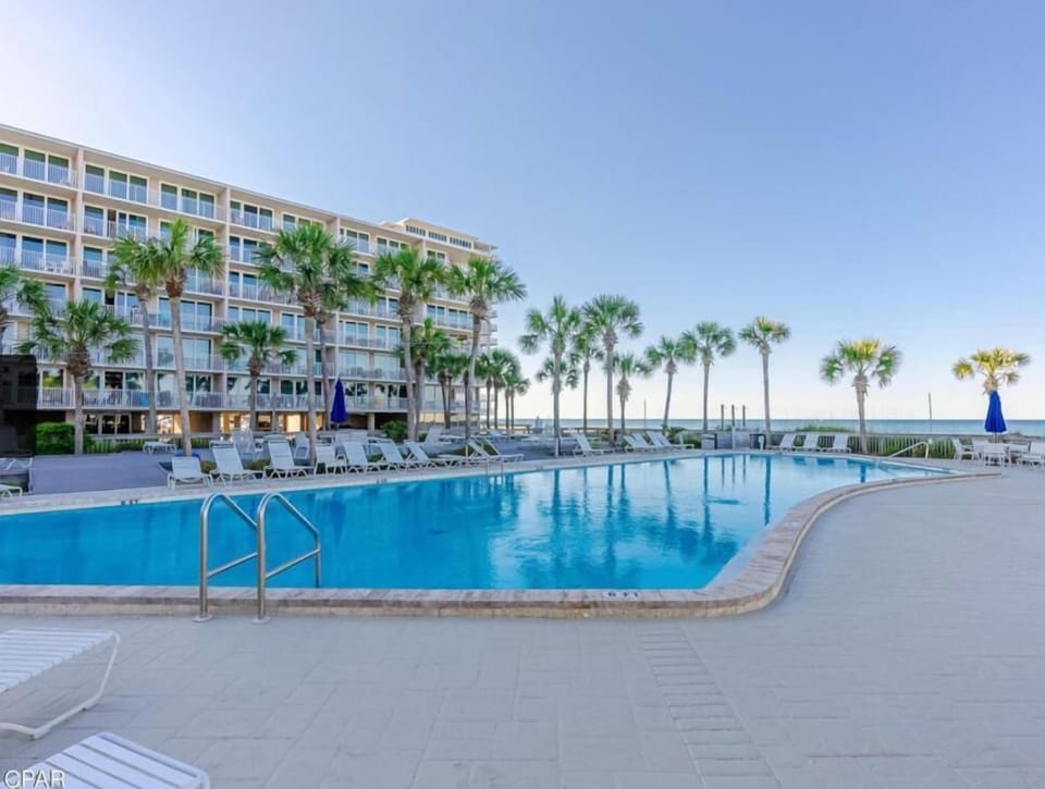 3 outdoor pools