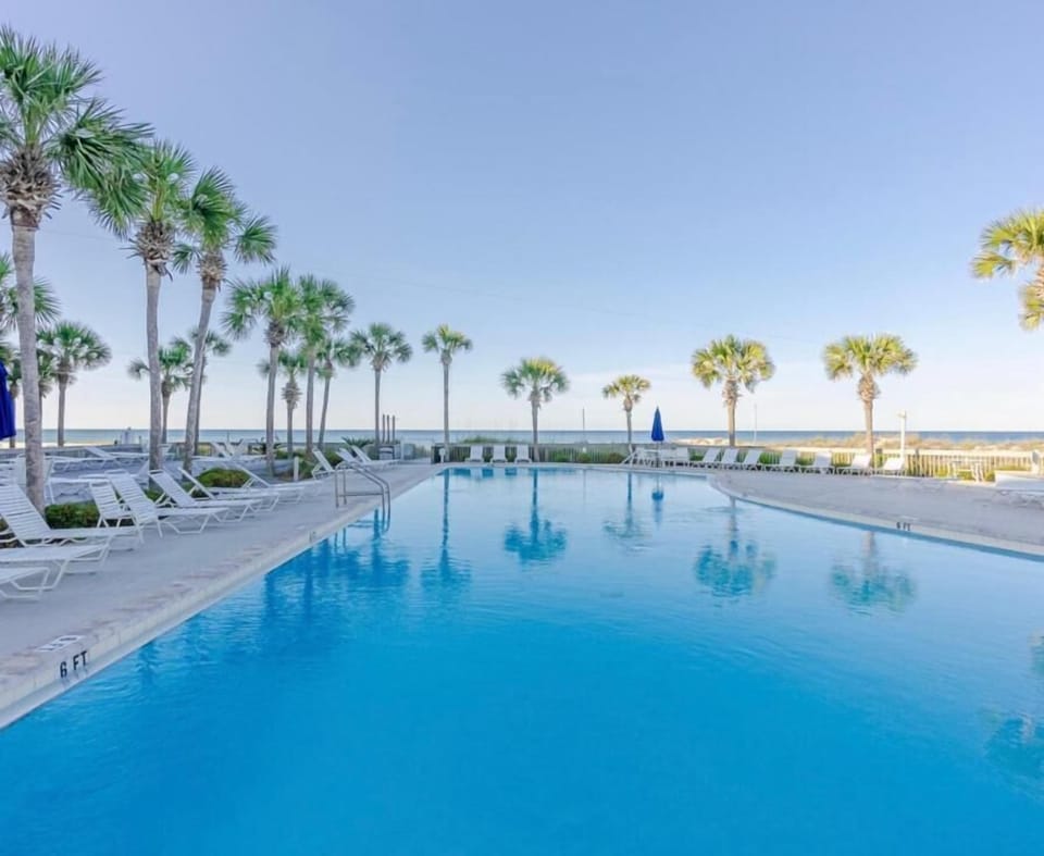 3 outdoor pools
