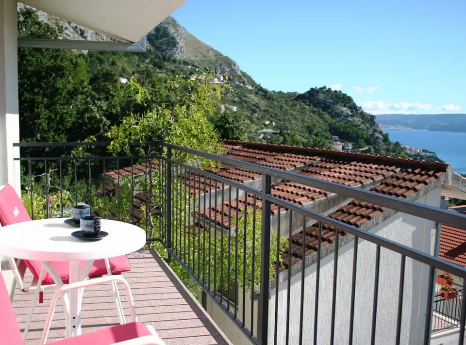 Apartment (One bedroom apartment with sea view) | Balcony