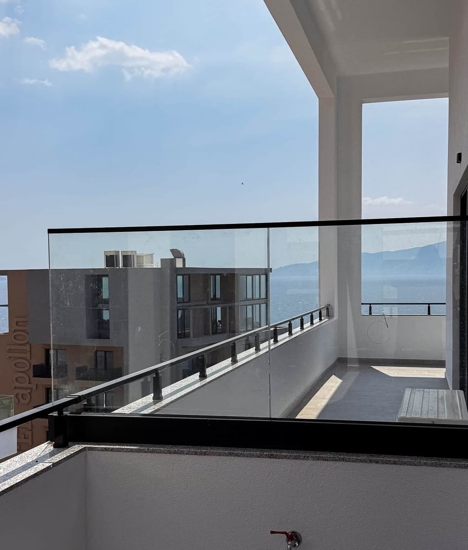 Side Seaview