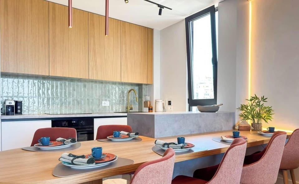 Dining table 