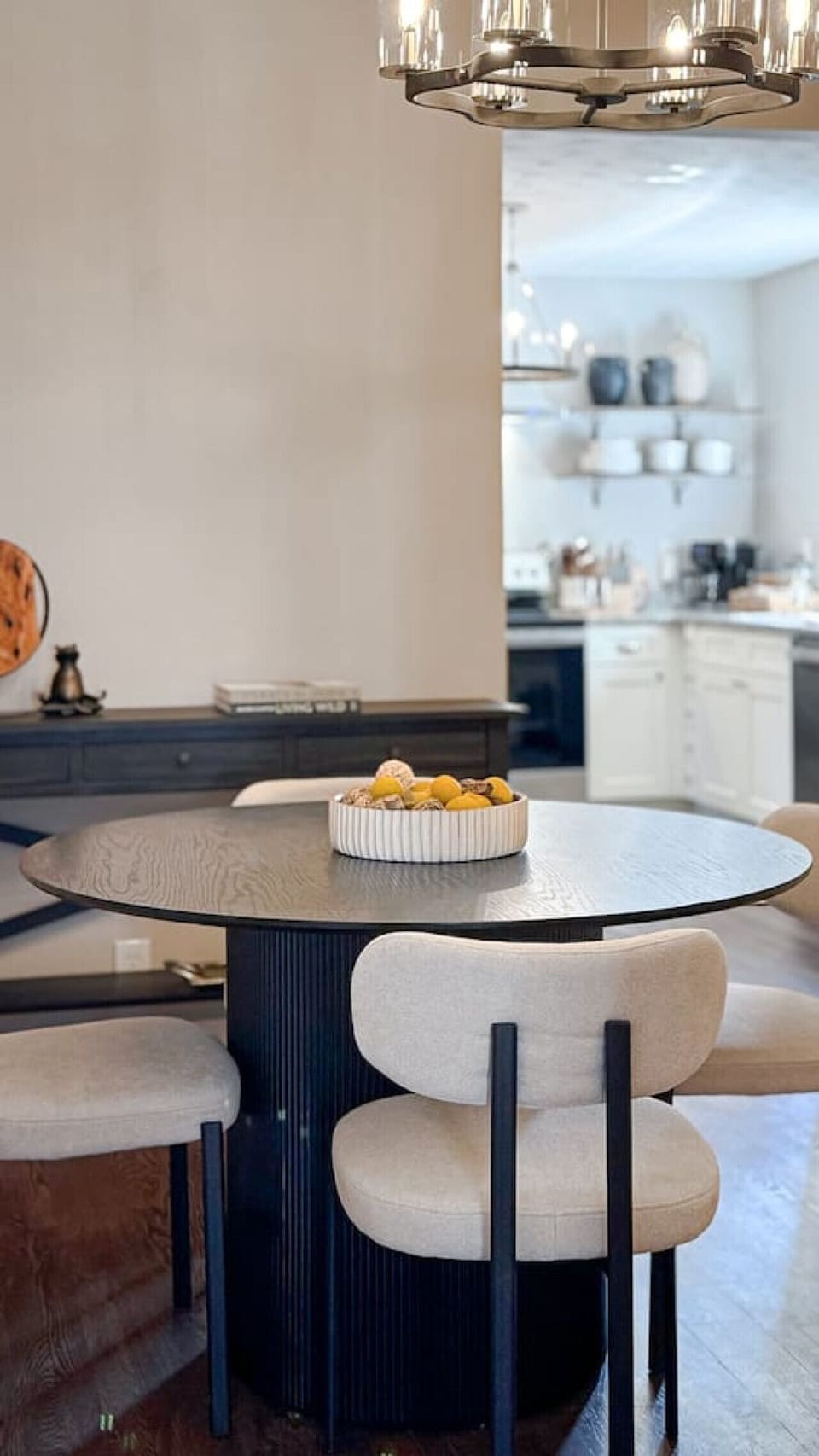 Dining Area: Enjoy meals surrounded by chic decor and a welcoming vibe in this stylish space!