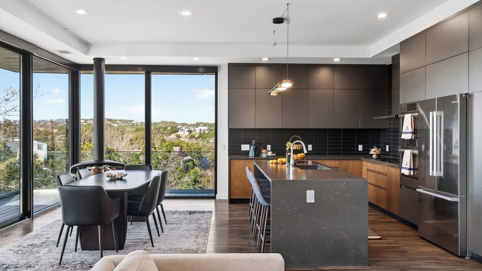 House (5 Bedrooms) | Interior