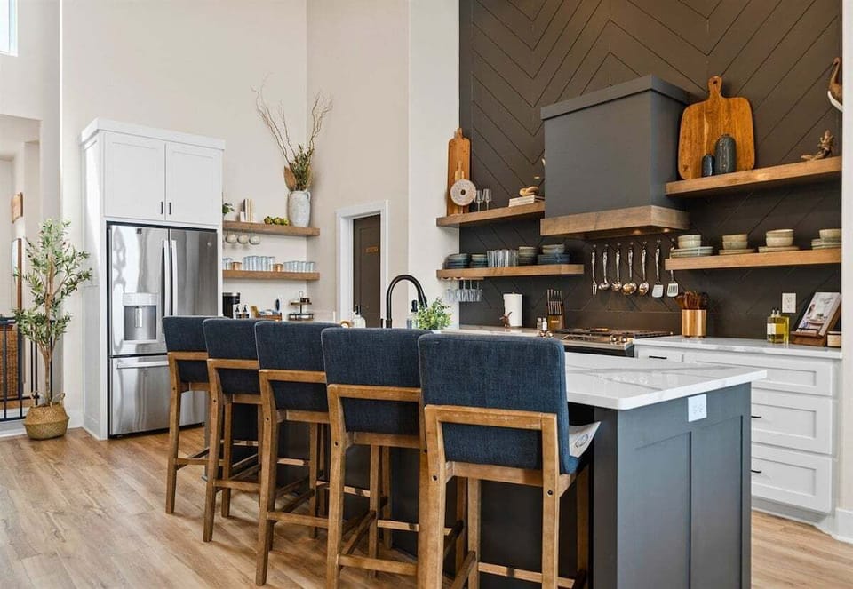 This beautifully styled dining space is perfect for everything from casual breakfasts to celebratory dinners with the whole group.