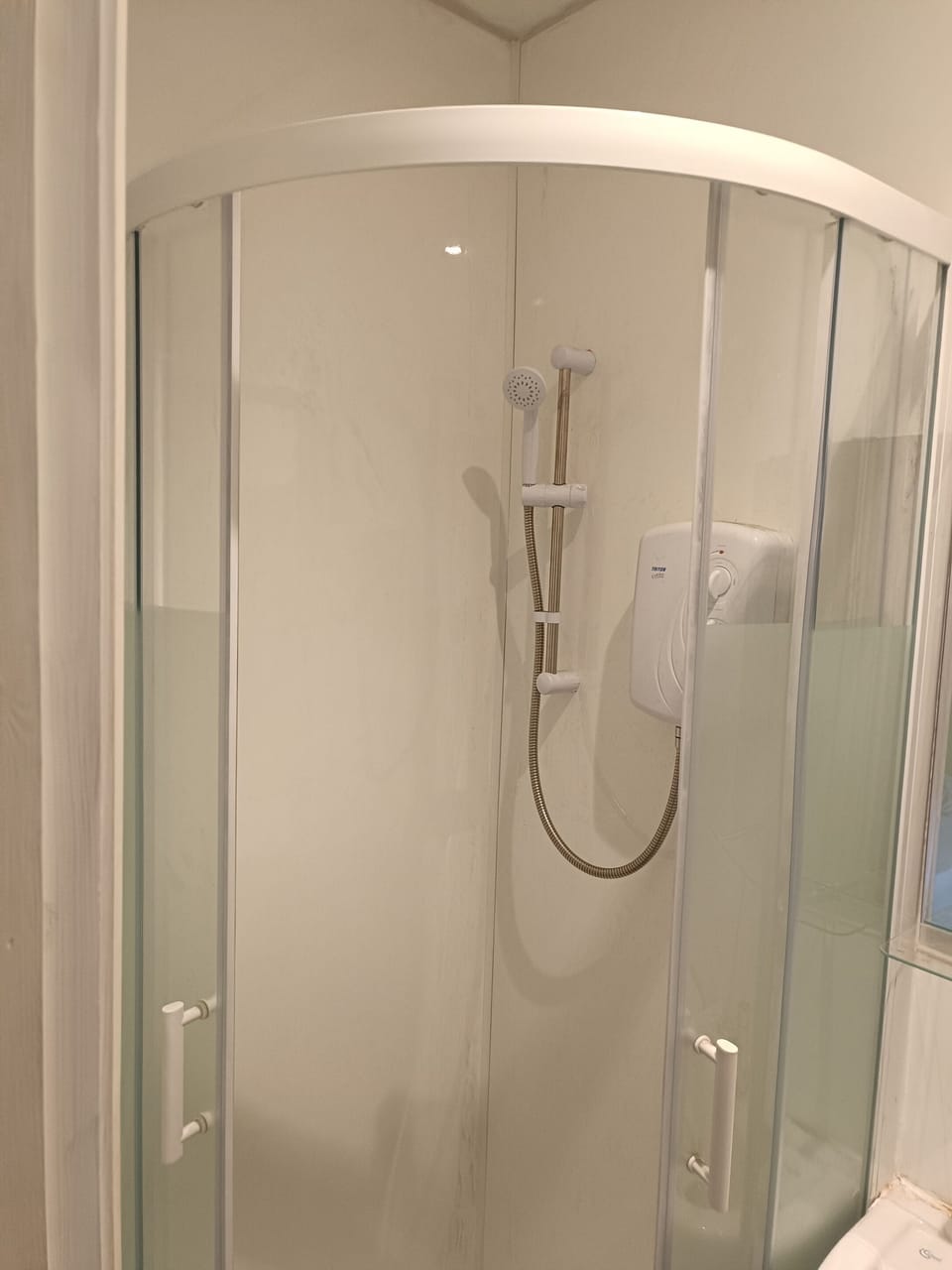 Double Room, Private Bathroom, Park View (clean and cosy room) | Bathroom | Shower, towels, soap, shampoo