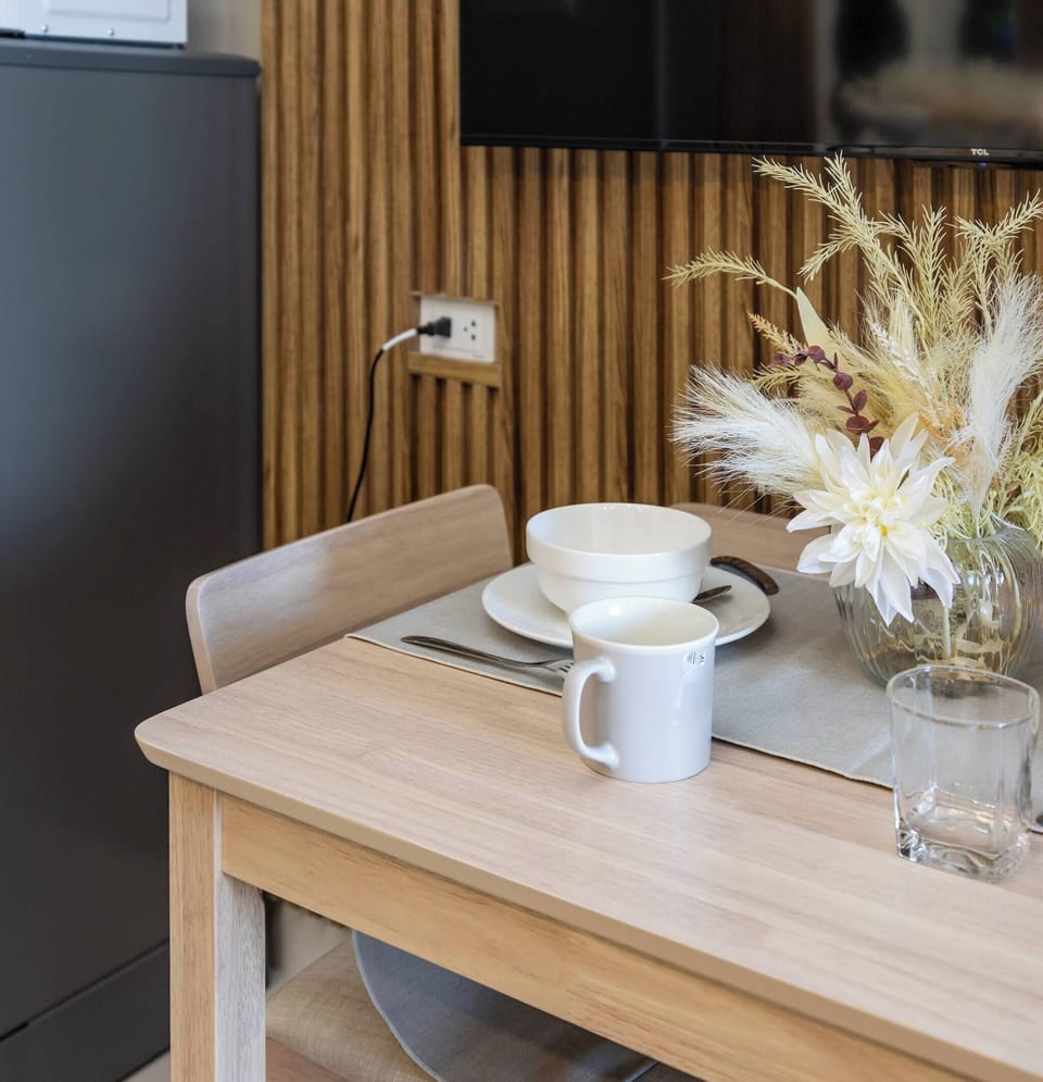 Studio, 1 Bedroom, Accessible | Dining
