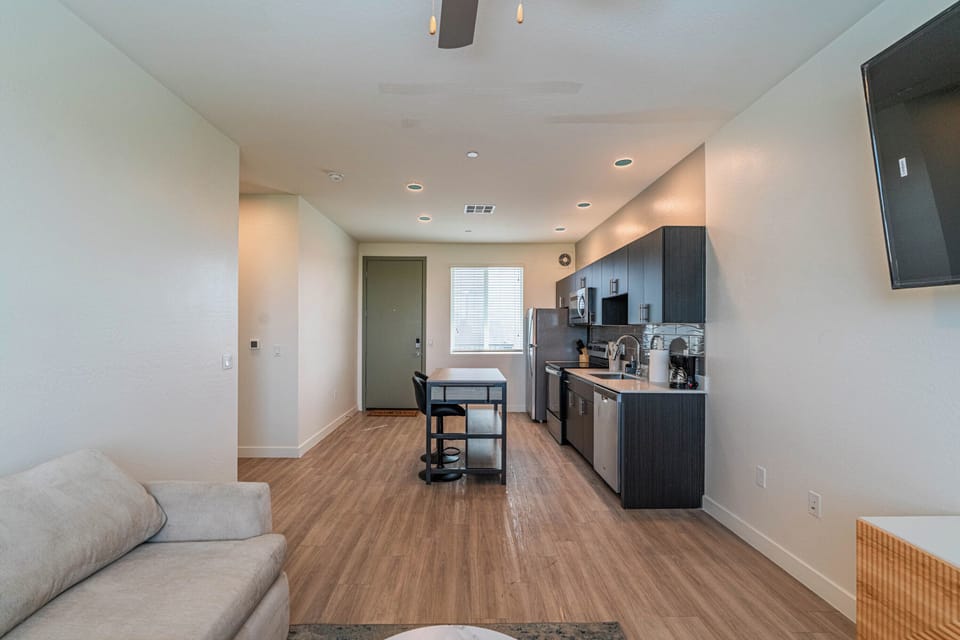 Double Room, Non Smoking | Living area