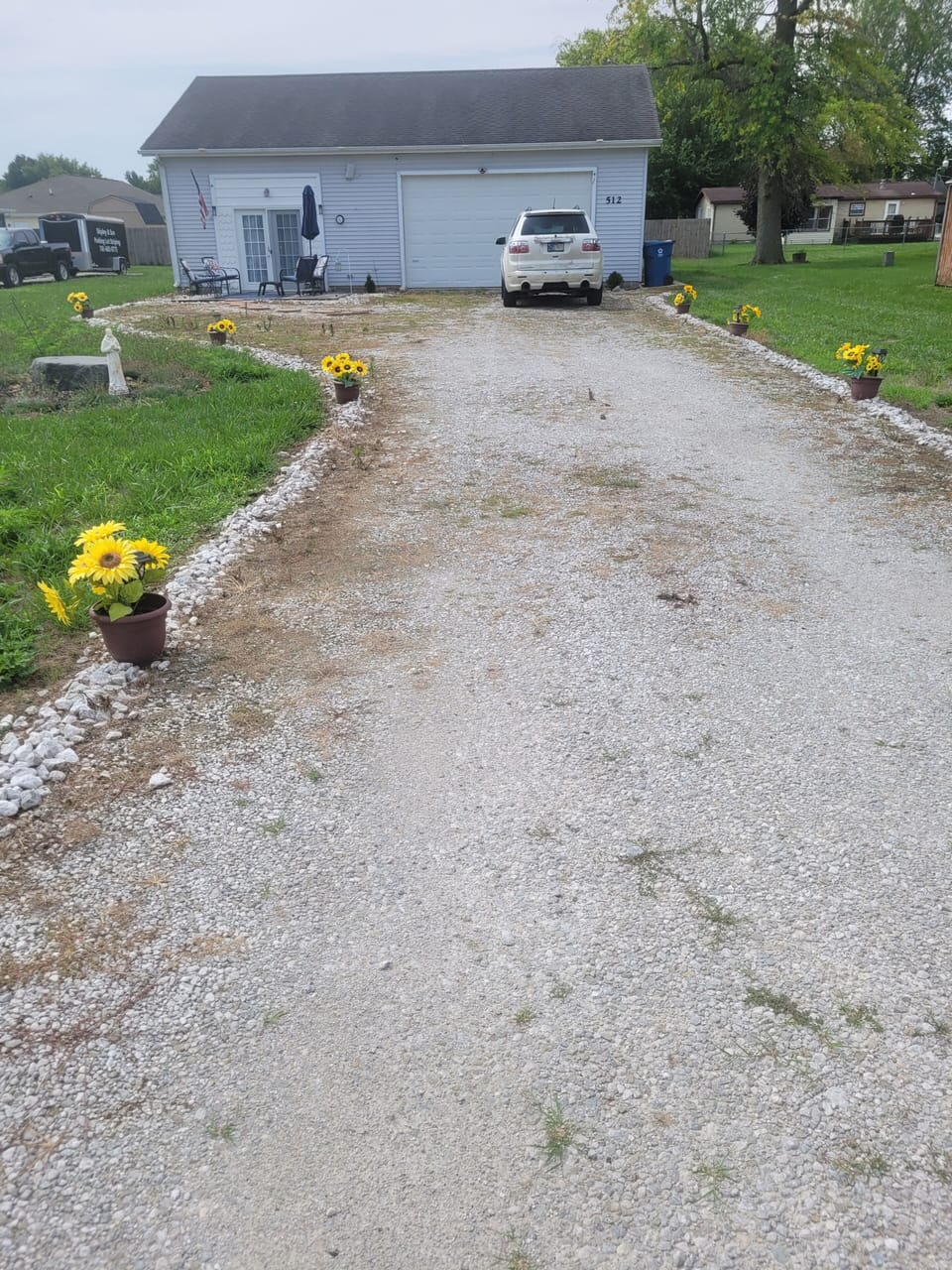 summer, parking, outdoor, property grounds, property entrance, driveway 