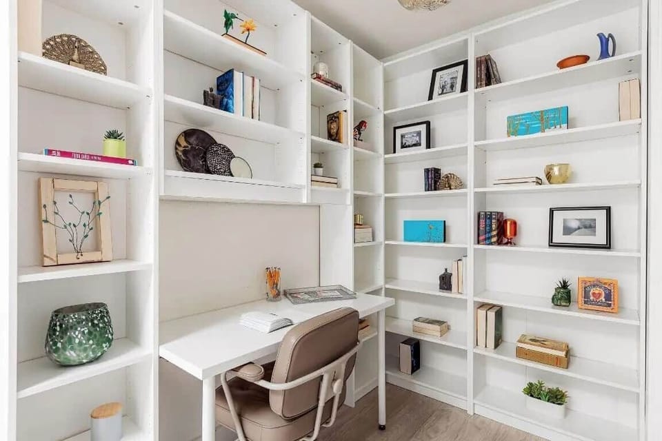 Private work space off the 4th bedroom