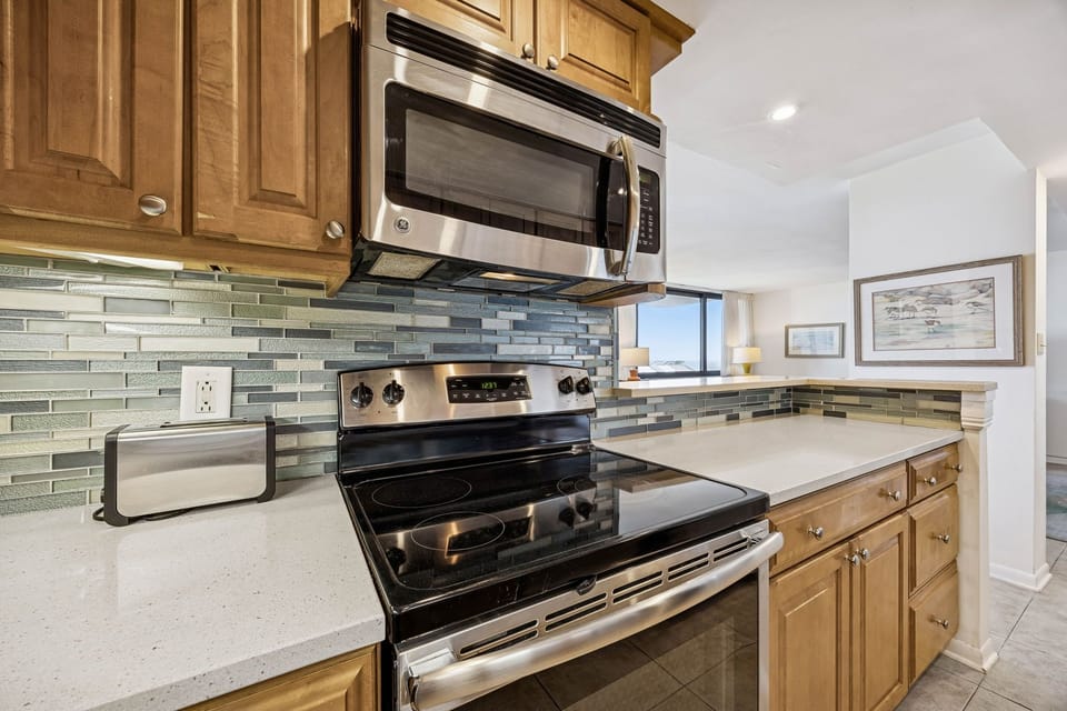 Full kitchen