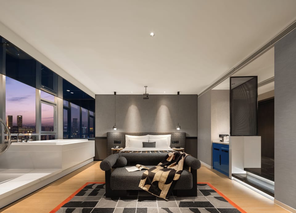 270° River View Deluxe Suite A (Oversized Private Hot Tub & Sauna) | Down comforters, in-room safe, blackout drapes, soundproofing