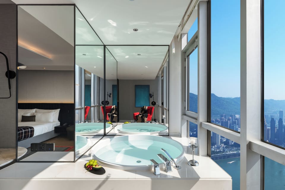180° River View King Room (Window-side Private Hot Tub) | Down comforters, in-room safe, blackout drapes, soundproofing