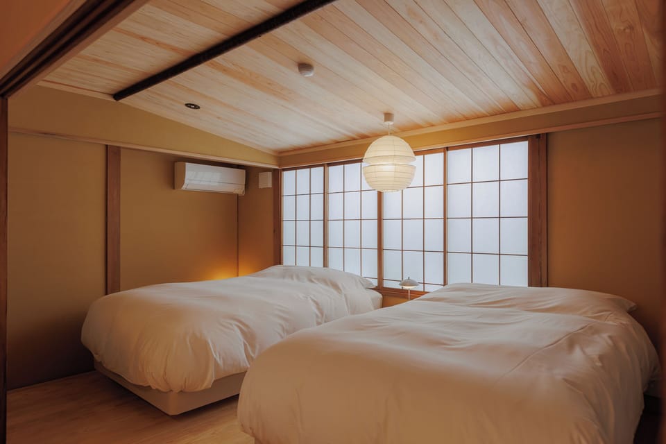 Traditional Twin Room | Free minibar, free WiFi, bed sheets