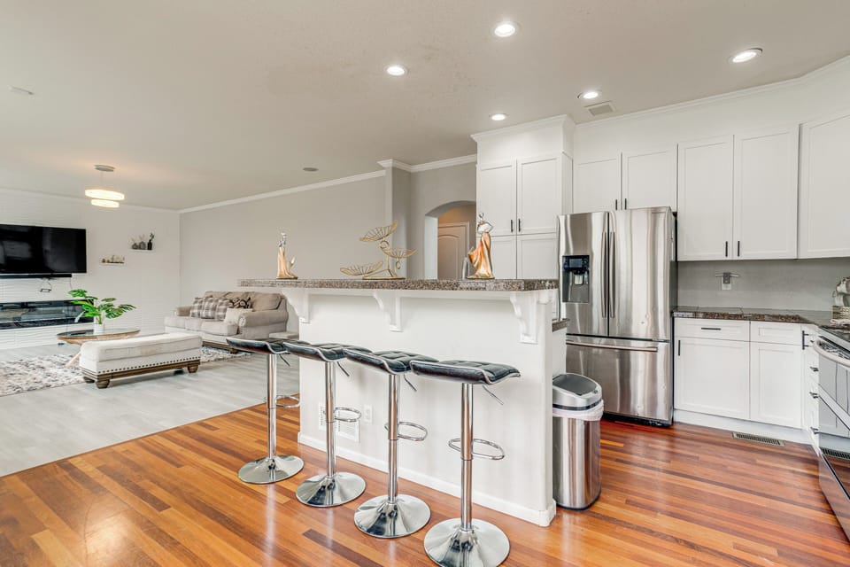 Kitchen | Main Level