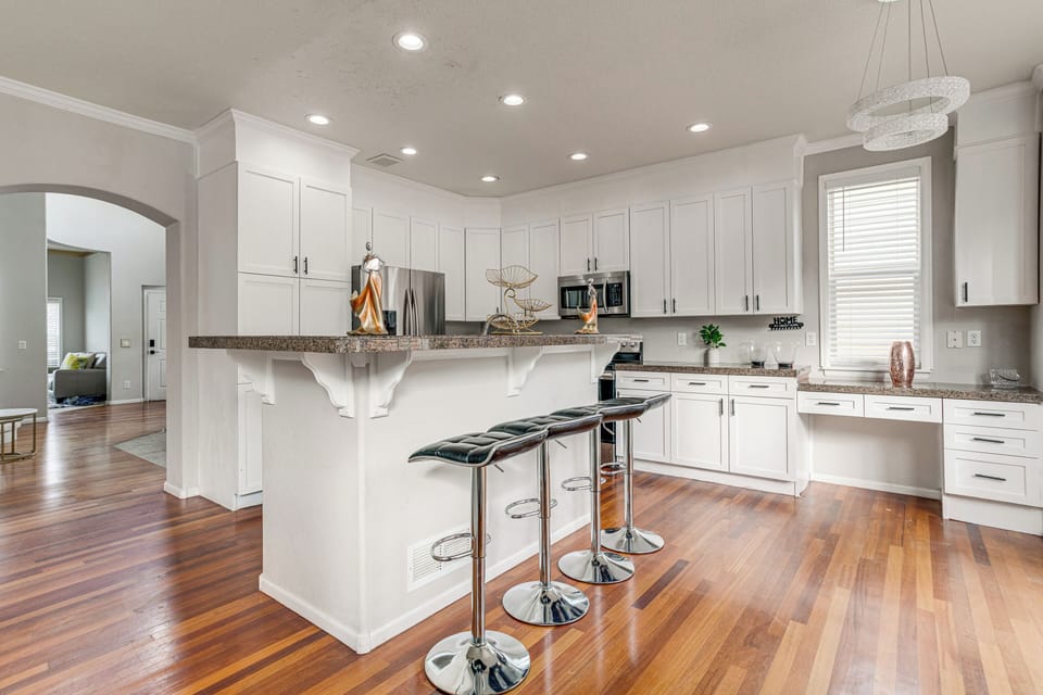 Kitchen | Main Level